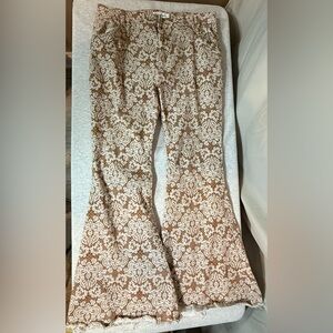 Ranch Dress’n Brown & White Lace Super Flare Jeans – Western Style 🤠
